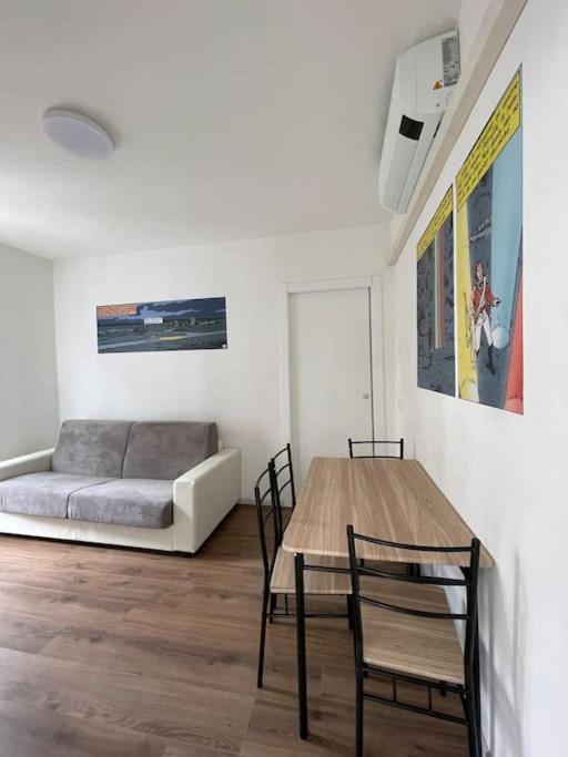 L'Etrange Rendez-Vous Tome 1 Apartment Carona  Luaran gambar