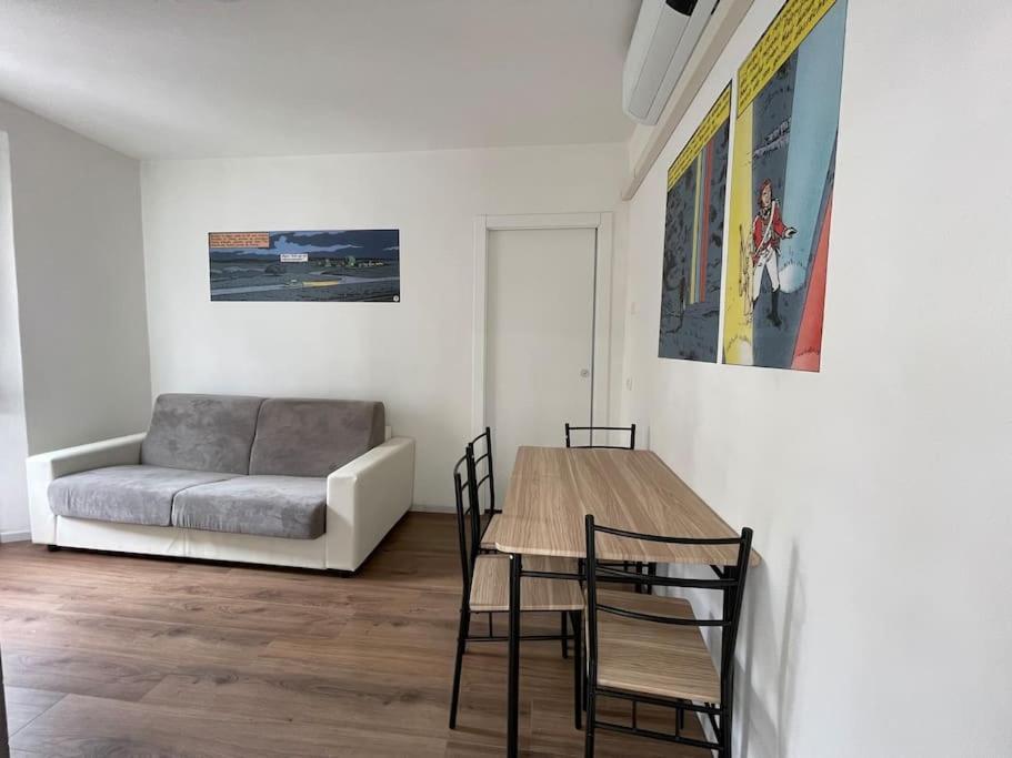 L'Etrange Rendez-Vous Tome 1 Apartment Carona  Luaran gambar